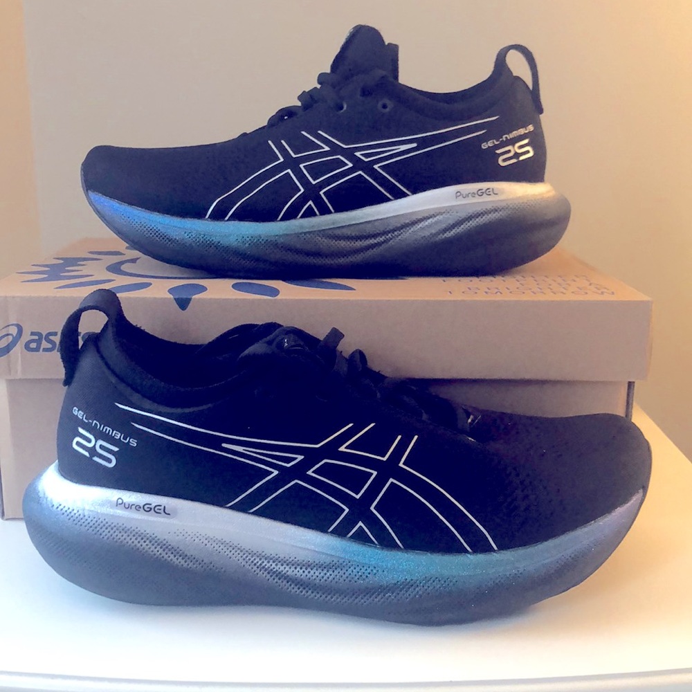 ASICS Nimbus 25 Platinum, Women’s 9, NWT